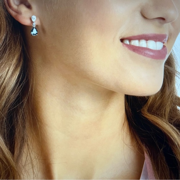 Rare Swarovski Blue Pear-Cut And Clear Crystals Vintage Drop Earrings 19mm - Picture 2 of 16